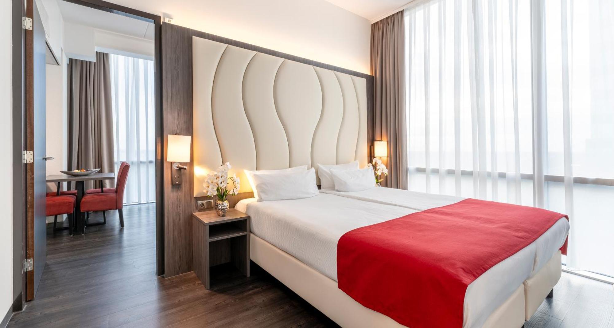 Plaza Premium Алмере Экстерьер фото