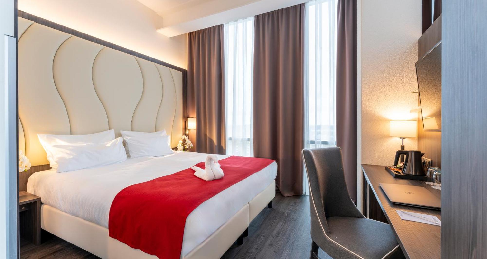 Plaza Premium Алмере Экстерьер фото