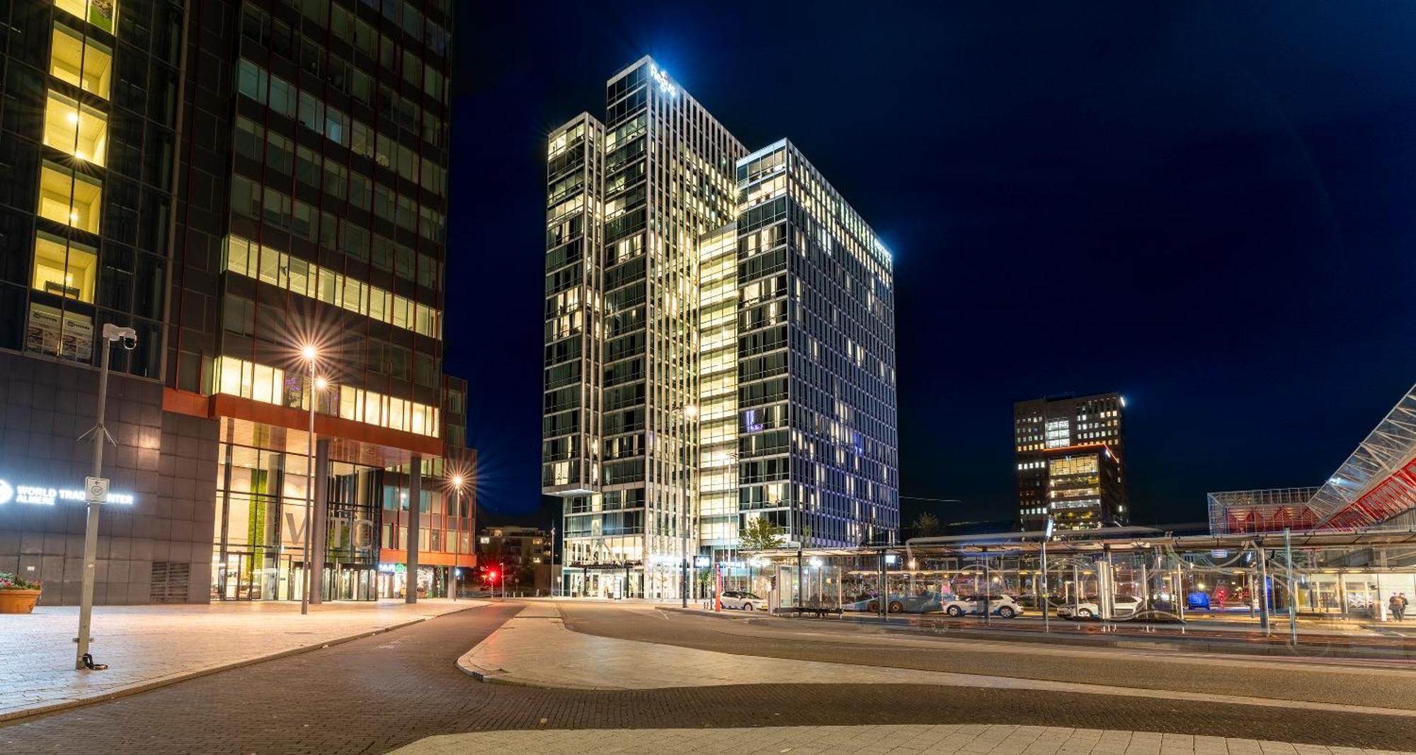 Plaza Premium Алмере Экстерьер фото