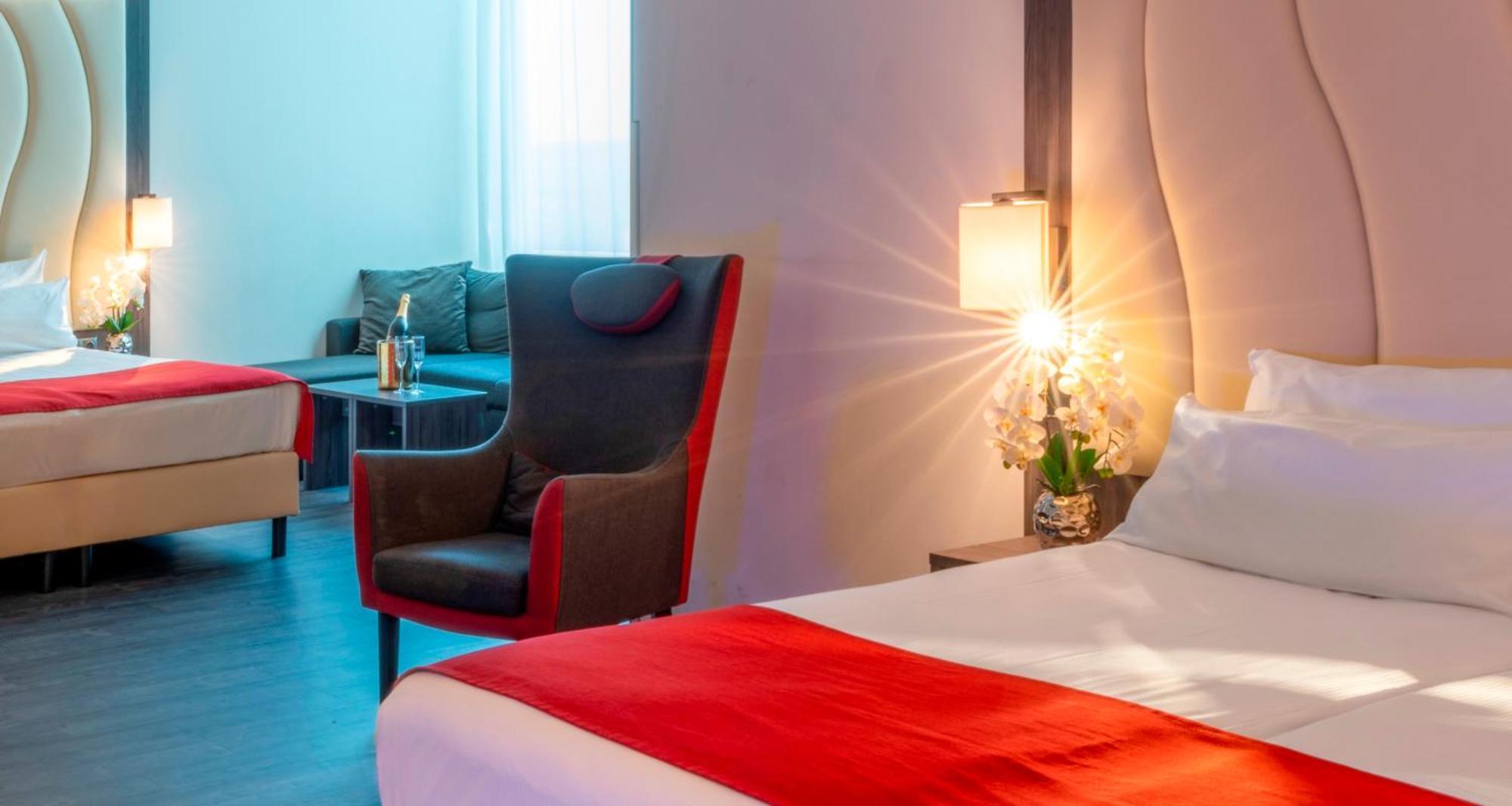 Plaza Premium Алмере Экстерьер фото