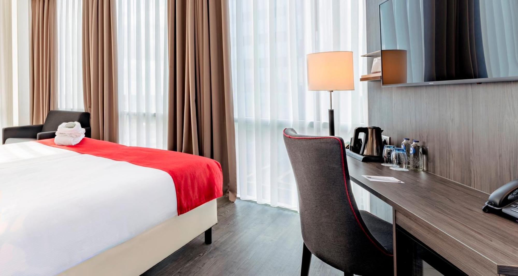 Plaza Premium Алмере Экстерьер фото